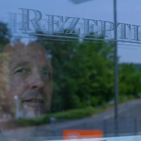 Augustus - Comfortable Budget