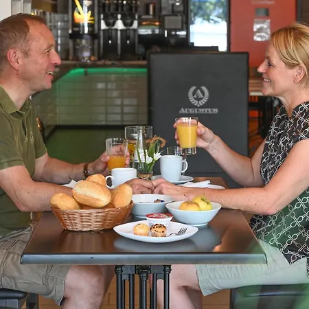 Augustus - Comfortable Budget 2*