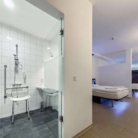 Augustus - Comfortable Budget