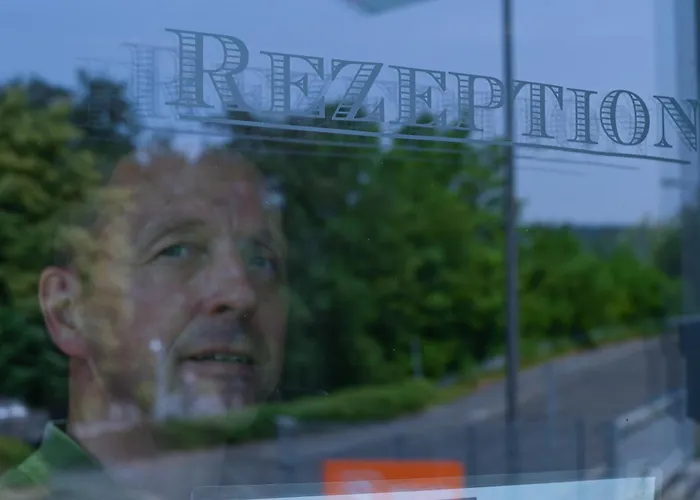 Augustus - Comfortable Budget