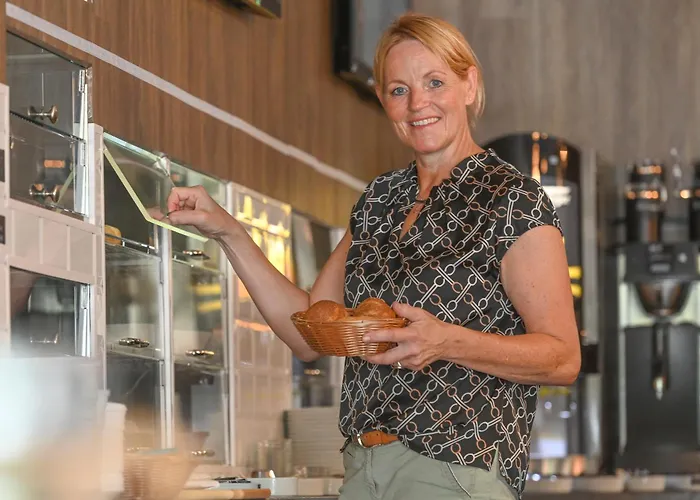 Augustus - Comfortable Budget