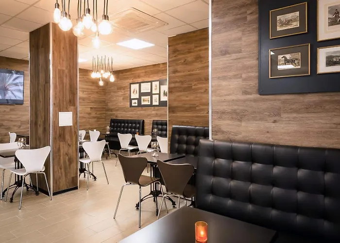 Augustus - Comfortable Budget Hotel