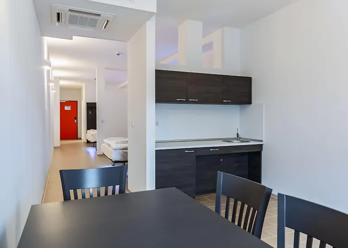 Hotel Augustus - Comfortable Budget