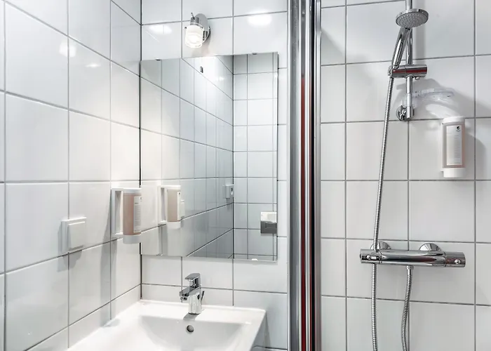 Augustus - Comfortable Budget Hotel